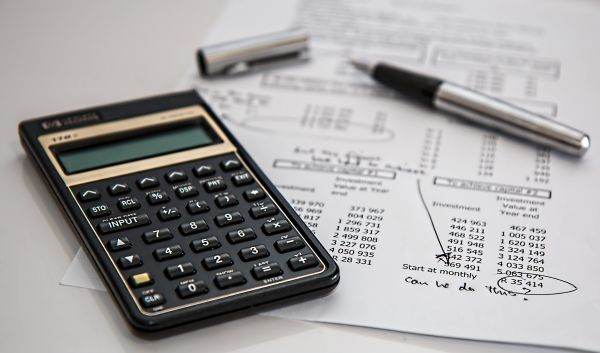 Consiliul Fiscal: România a cheltuit ani la rând mai mult decât şi-a permis